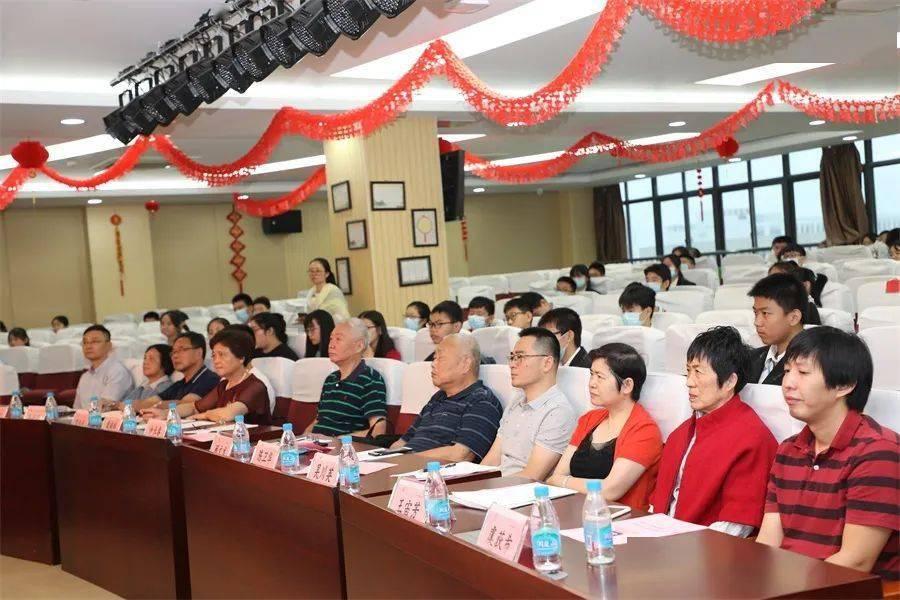 大路镇:草莓喜丰收,映红“莓”好致富路